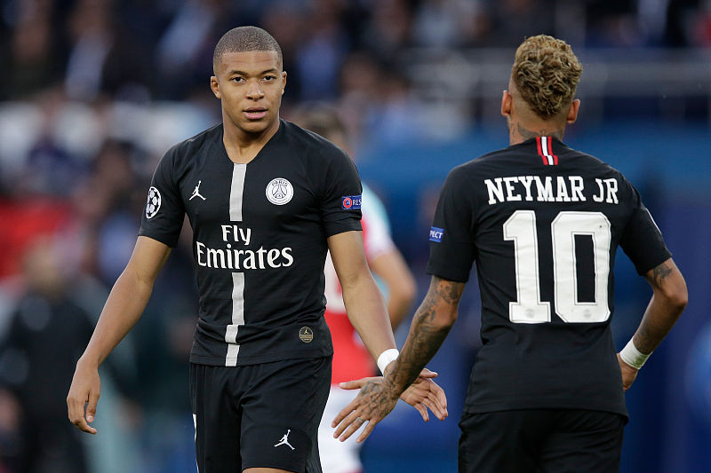 地剪掉长发 地剪掉长发