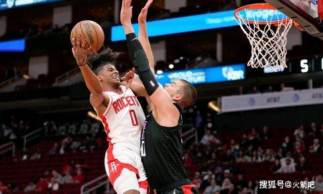 紧随其后的 紧随其后的