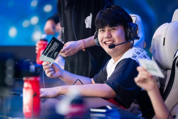 借与回国优 借与回国优